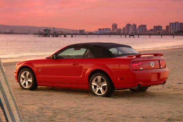 2006 Ford mustang road test #7